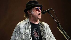 Neil Young’s Glastonbury headline set to be broadcast live on BBC after U-turn