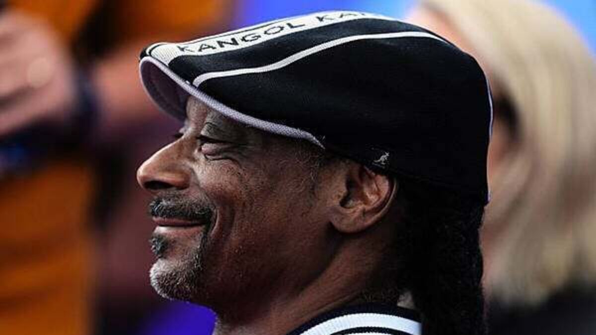 Snoop Dogg unveils Swansea kit in playful dig at Wrexham owner Ryan Reynolds