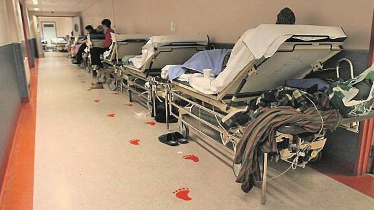 Hospital overcrowding: Over 360 patients waiting for a bed