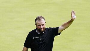 Shane Lowry offers hope to chasing pack at Open with final-round 66 Shane Lowry offers hope to chasing pack at Open with final-round 66