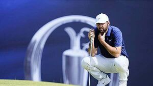 Open leader Scottie Scheffler starts with birdie to dampen hopes of chasing pack Open leader Scottie Scheffler starts with birdie to dampen hopes of chasing pack