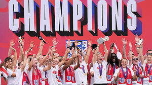 England lift Euros trophy in front of thousands at Buckingham Palace