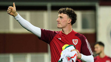 Wrexham poised to break club transfer record for Nathan Broadhead – reports