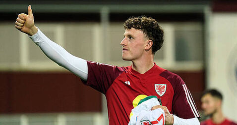 Wrexham poised to break club transfer record for Nathan Broadhead – reports