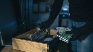 Laois man charged with burglary of local shop 