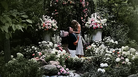 Taylor Swift announces engagement to NFL player Travis Kelce