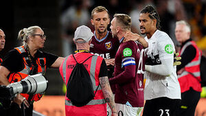 Graham Potter plays down row between Jarrod Bowen and fan after West Ham defeat Graham Potter plays down row between Jarrod Bowen and fan after West Ham defeat