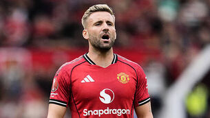 Bruno Fernandes signs new Manchester United deal