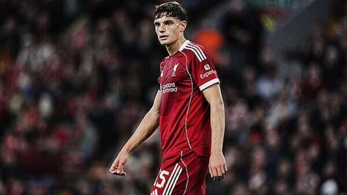 Liverpool’s Giovanni Leoni facing year out with torn anterior cruciate ligament