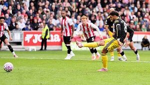 More penalty misery for Manchester United and Bruno Fernandes in Brentford loss