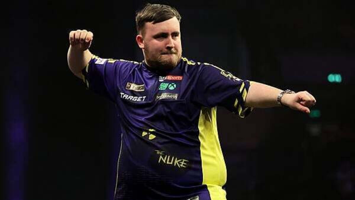 Luke Littler wins in straight sets despite historic Gian van Veen performance