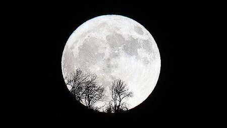 Super moon visible across Ireland on Wednesday
