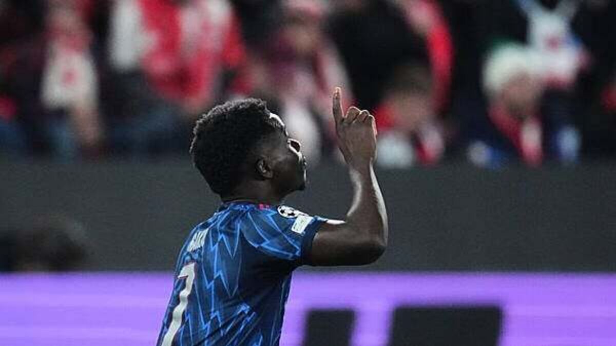 Arsenal cruise past Slavia Prague and set club clean sheet record