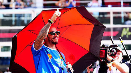 Lewis Hamilton: No rush to start talks over new Ferrari deal