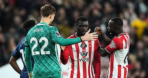 Sunday’s briefing: Sunderland end Arsenal run and Wolves close on new boss