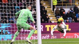 Lando Norris cuts Max Verstappen’s title lead after pair clash on track again