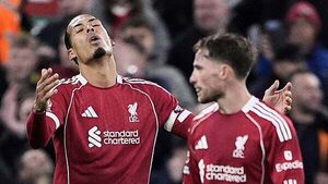 Captain Virgil van Dijk calls on players to get Liverpool ‘out of this mess’