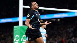 England complete autumn sweep by holding off Argentina fightback