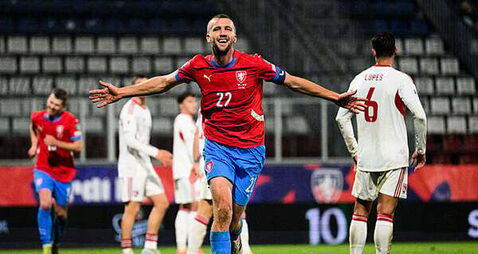 Tomas Soucek stripped of Czech captaincy after ignoring fans