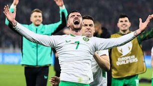 Bruno Fernandes scores twice as Manchester United beat struggling Wolves Bruno Fernandes scores twice as Manchester United beat struggling Wolves