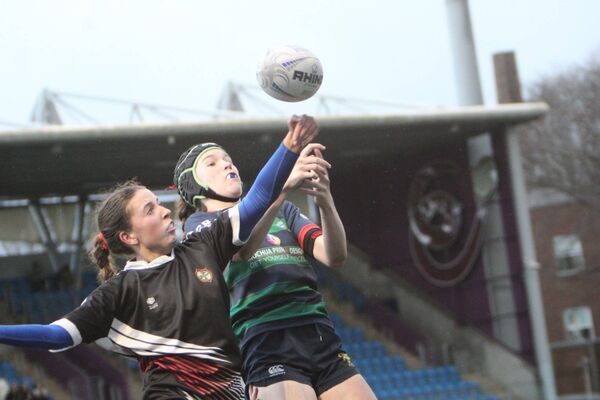 Lineout battle for possession