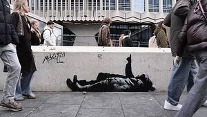 Artwork thought to be by Banksy appears at foot of London skyscraper