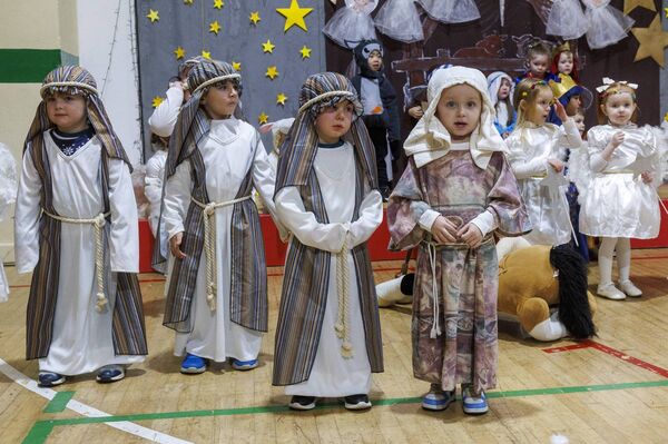 The children looked just the part in their gorgeous costumes!