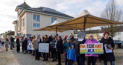 Protesters make feelings known at Abbeyleix hunt