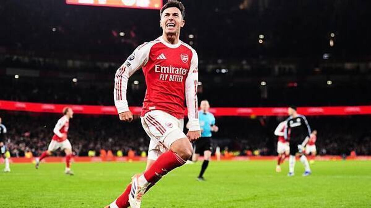 Arsenal score four in second half in statement win over title rivals Aston Villa