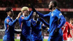 Chelsea kick off Liam Rosenior tenure with five-star display at Charlton