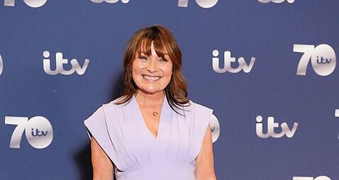 Lorraine Kelly reveals she is in mourning after death of her father
