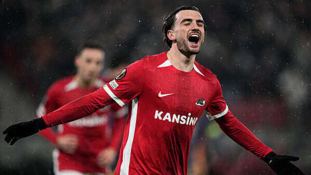 Troy Parrott scores hat-trick as AZ Alkmaar beat Ajax 6-0