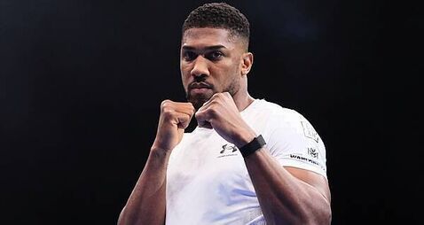 Anthony Joshua returns to the gym following car crash