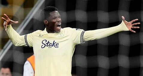 Thierno Barry on target as Everton dent Aston Villa’s Premier League title hopes