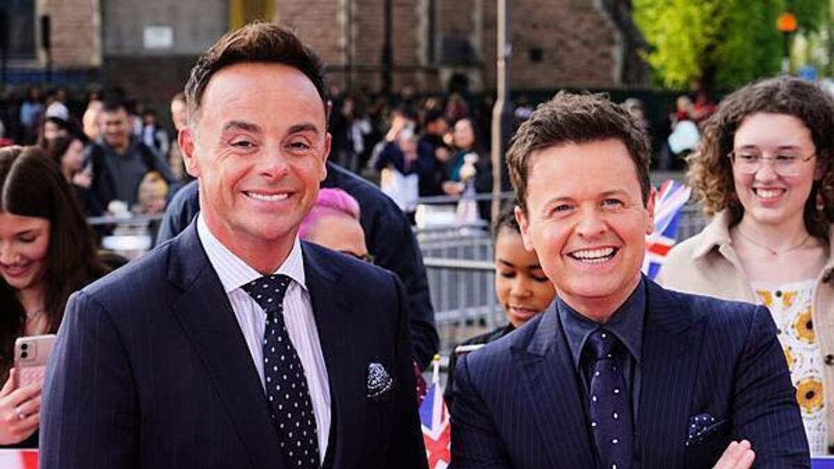 Declan Donnelly describes his anxiety issues on Fearne Cotton’s podcast