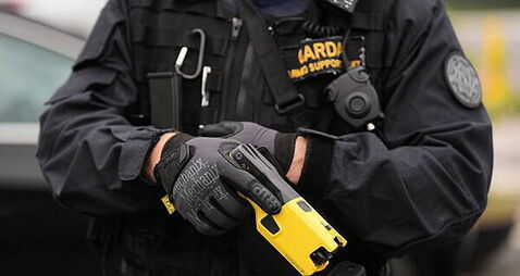 Man tased by gardaí at scene of violent stand-off at Limerick apartment