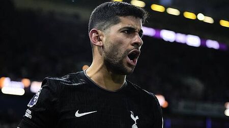 Cristian Romero’s last-minute goal rescues a point for Tottenham at Burnley