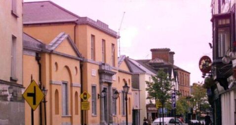 Piddling on Portlaoise wall costs €400