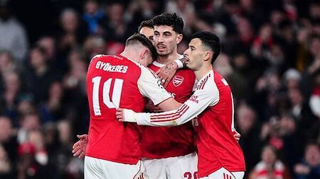 Arsenal first to finish with perfect record after edging Kairat