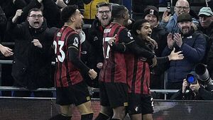 Amine Adli scores winner as in-form Bournemouth come back to beat 10-man Everton