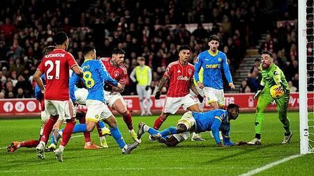 Wasteful Nottingham Forest held at home as Wolves edge nearer Derby points total