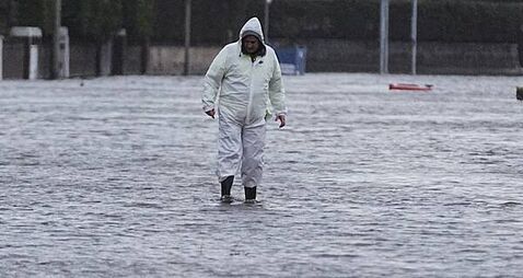 Minister says flood relief plans should not need to be cut due to science centre