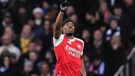 Flying start sends Arsenal on way to emphatic FA Cup win over Wigan