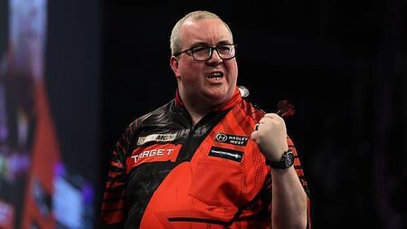Stephen Bunting triumphs in Belfast after Luke Littler suffers another setback