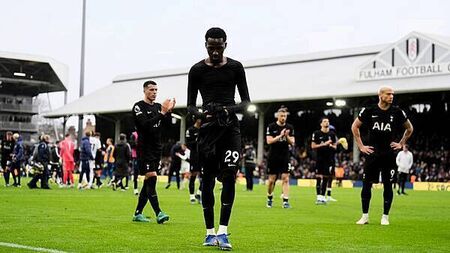 Ossie Ardiles demands togetherness to get Tottenham out of ‘big, big trouble’