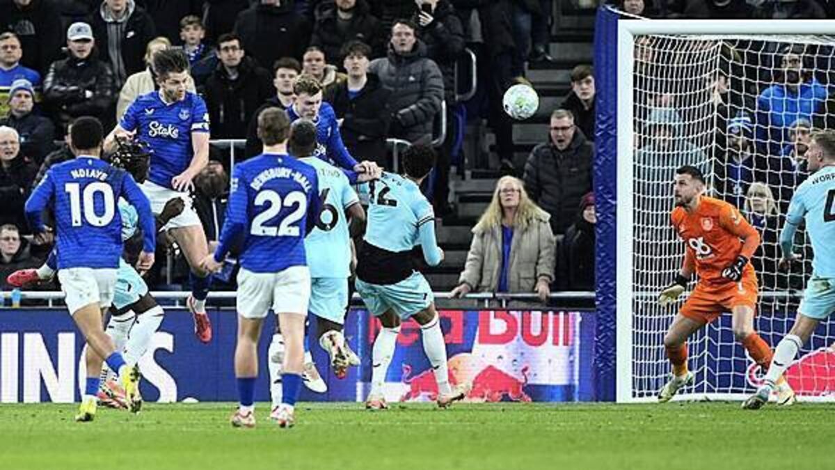 James Tarkowski and Kiernan Dewsbury-Hall score in Everton home win over Burnley