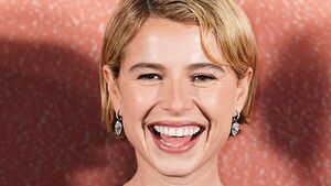 Jessie Buckley says she is ‘lover of cats’ as actress clarifies earlier comments