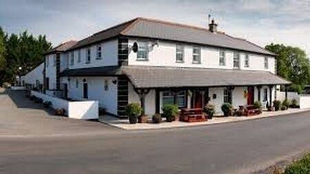 Additional traffic measures needed at popular Laois pub 
