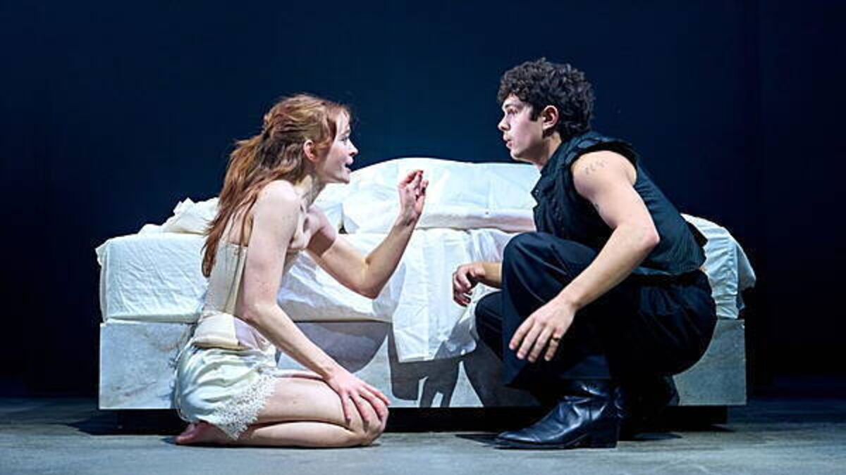 First look at Sadie Sink and Noah Jupe in Romeo And Juliet West End show