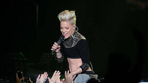 Neil Young’s Glastonbury headline set to be broadcast live on BBC after U-turn Neil Young’s Glastonbury headline set to be broadcast live on BBC after U-turn